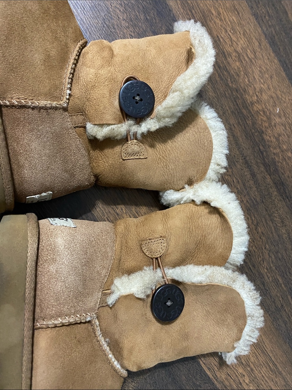 UGG Bailey Button Boot - Chestnut Size 6 - Picture 13 of 15